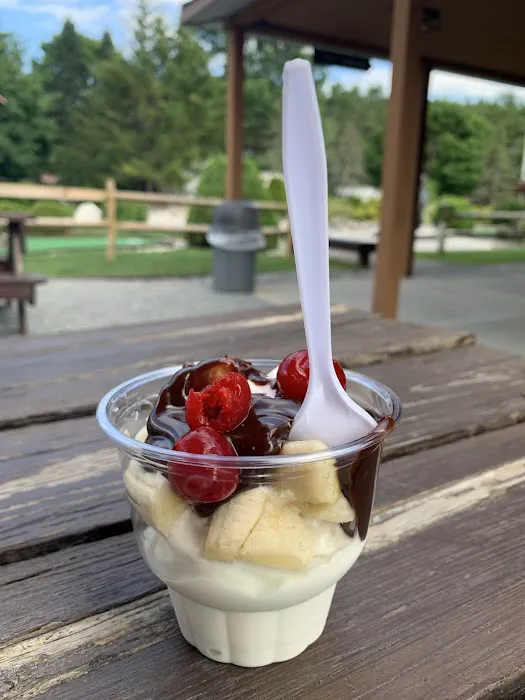 Bon's Ice Cream & Adirondack Miniature Golf Picture 5