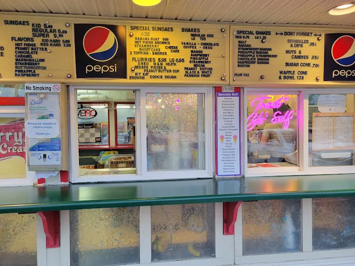 Ice Cream Shop Picture 6