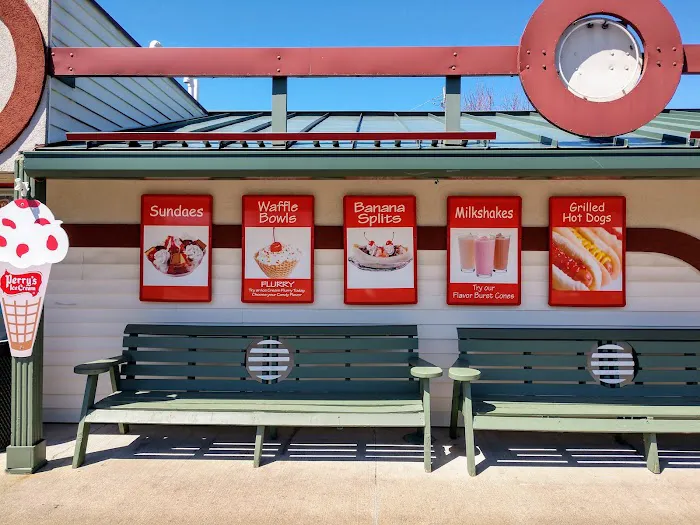 Ice Cream Shop Picture 8