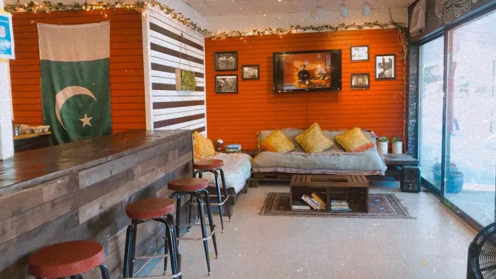 Alif Cafe on the Lake George Beach Picture 2