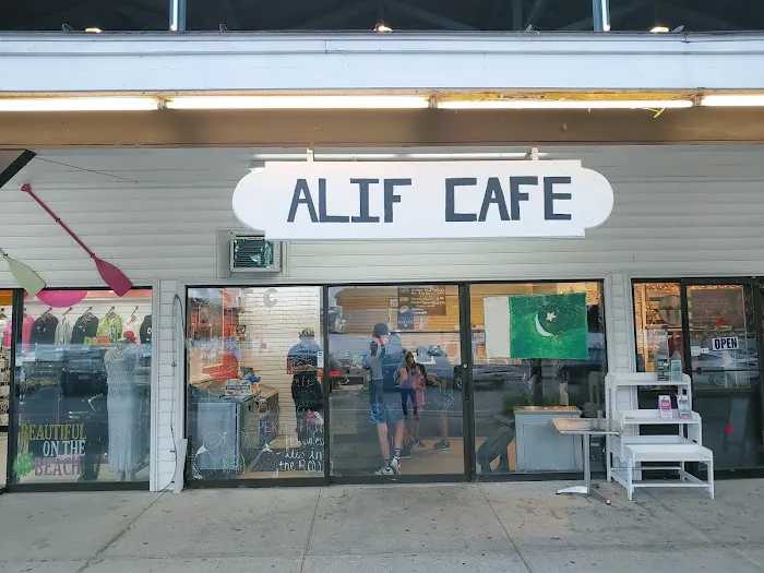 Alif Cafe on the Lake George Beach Picture 10