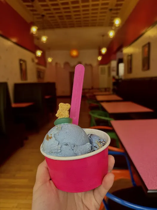 The Dutch Udder Craft Ice Cream Picture 1
