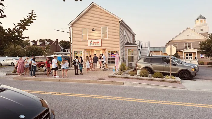 Brrrr Ice Cream, Shakes & Crepes Picture 3