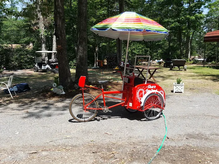 Ice Cream Hut Picture 7