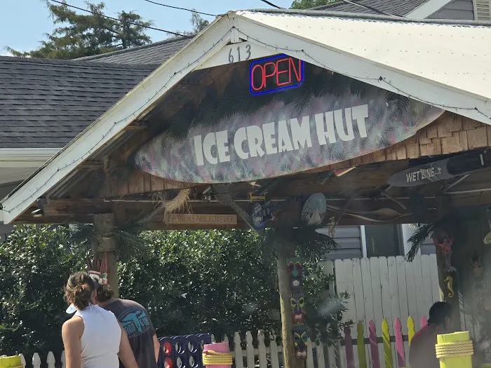 Ice Cream Hut Picture 3