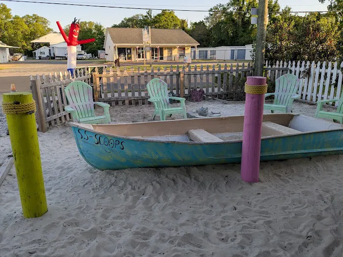 Ice Cream Hut Picture 9