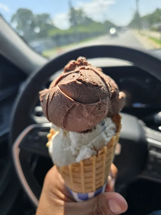 Ice Cream Hut Picture 2