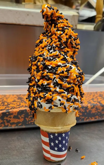 Del's Custard & Yogurt Picture 1