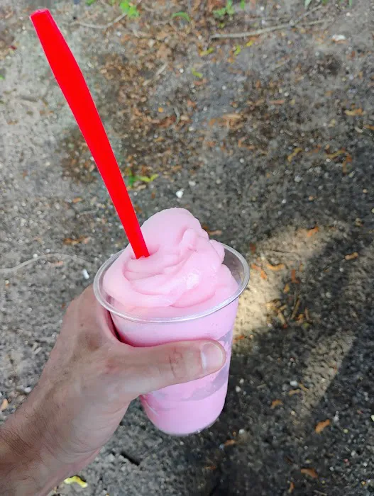 Twin Kiss Drive In Picture 4