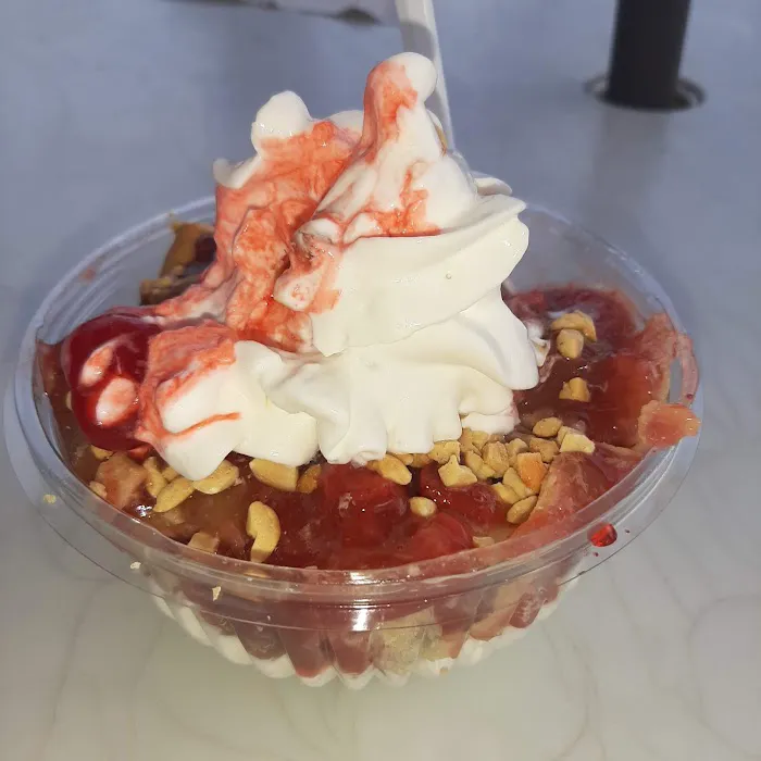 Smile's Soft Serve Ice Cream Picture 3