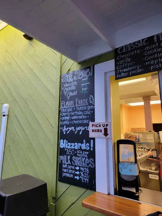 Lucky's Ice Cream Picture 10