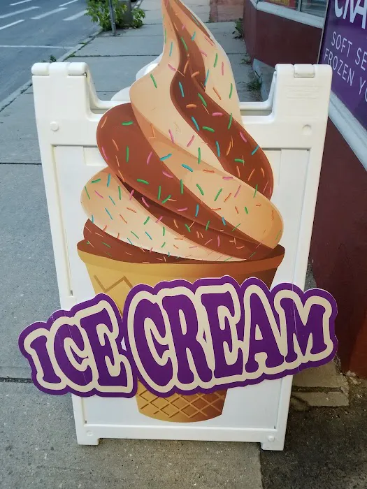 Cravins Soft Serve & Frozen Yogurt Picture 1
