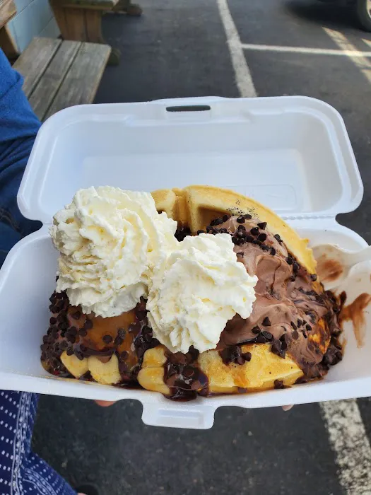 Four Boys Ice Cream Shop Picture 7