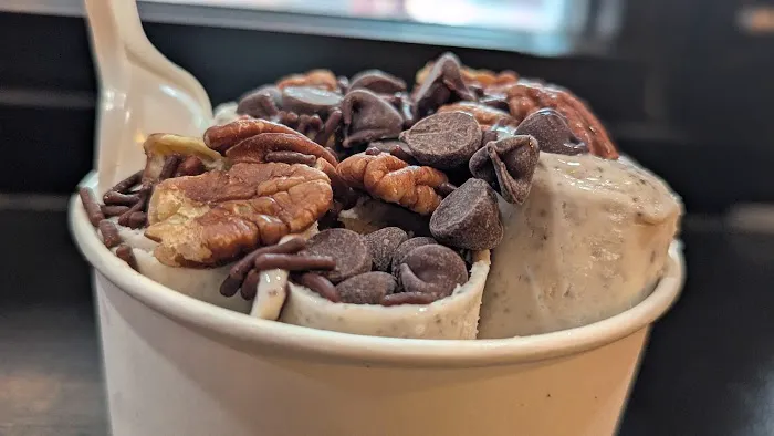 Frozen - Rolled Ice Cream Picture 1