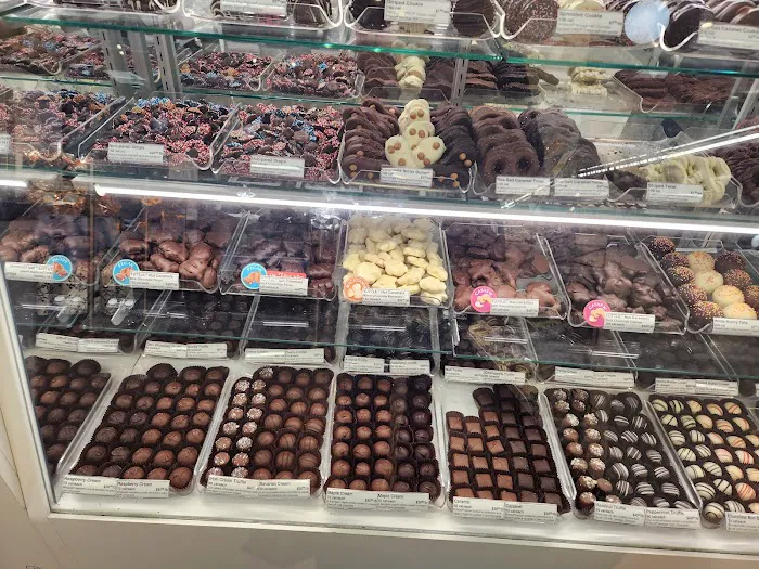 Kilwins Ice Cream - Chocolate - Fudge Picture 4