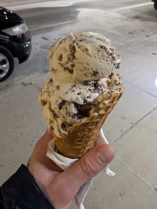 Kilwins Ice Cream - Chocolate - Fudge Picture 6