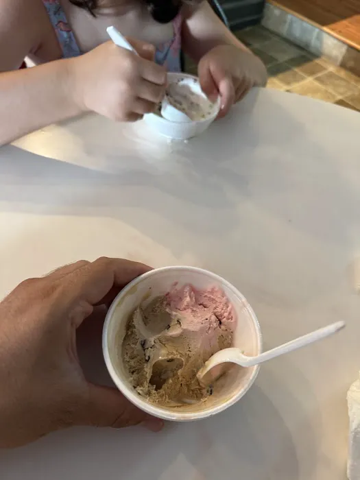 Novellas Creamery Picture 1
