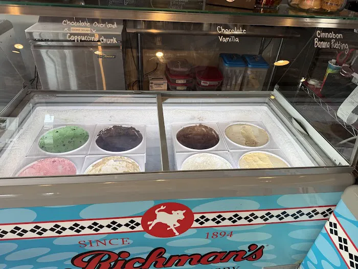 Novellas Creamery Picture 8