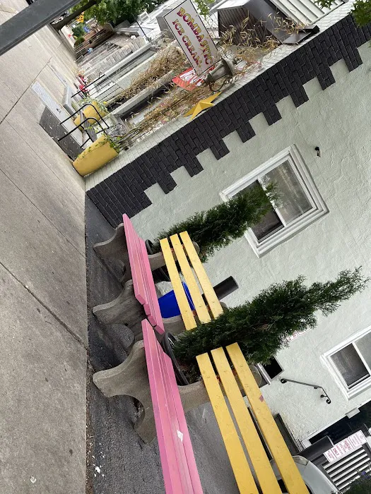 Ice cream & water ice shop Picture 8