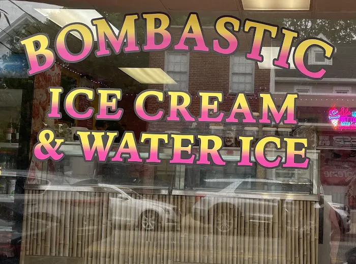 Ice cream & water ice shop Picture 6