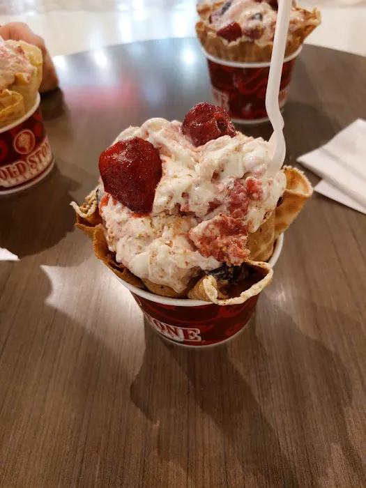 Cold Stone Creamery Picture 3