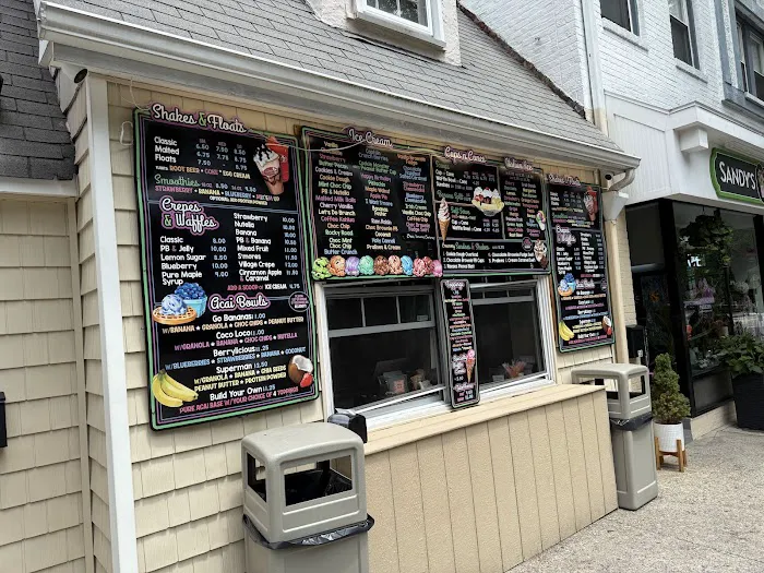 Village Creamery & Sweetshop Picture 6