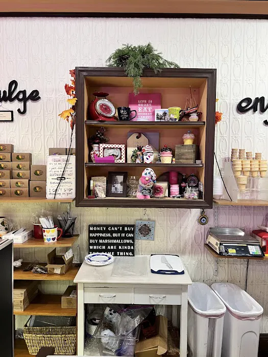 Nina's Sweet Shoppe Picture 1