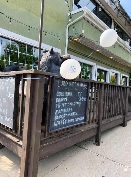 Lake George Ice Cream at Caffe Vero Picture 8