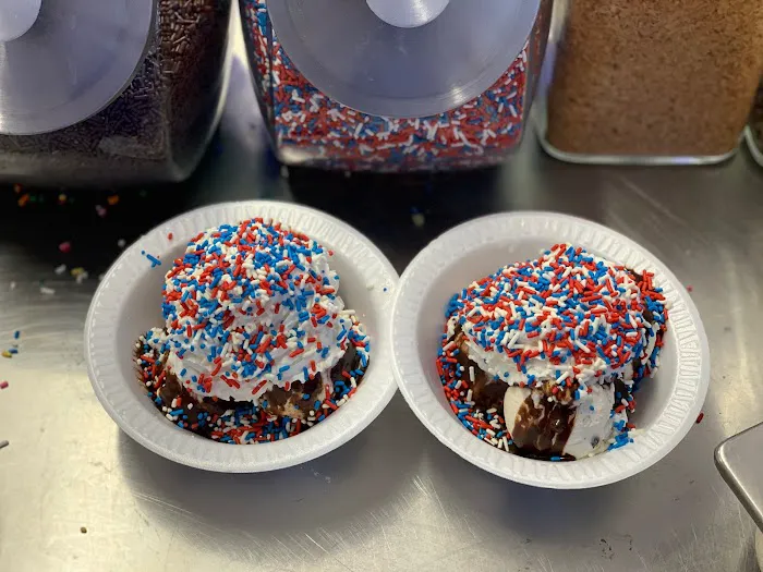 Lake George Ice Cream at Caffe Vero Picture 9