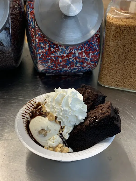 Lake George Ice Cream at Caffe Vero Picture 7