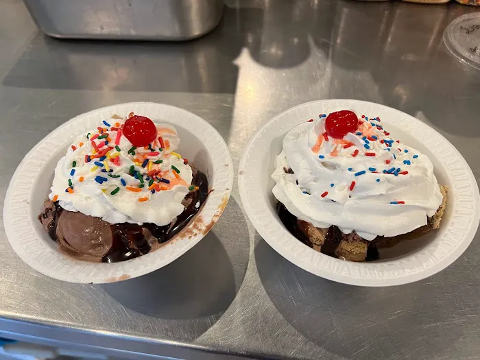 Lake George Ice Cream at Caffe Vero Picture 5