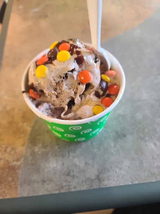 Scoops by the Dozen Picture 7
