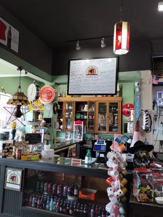 The Pig's Tail Ice Cream Shop Picture 8