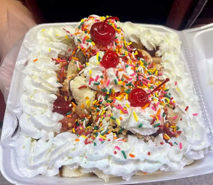 The Pink Poodle Ice Cream Shoppe in Colonial Beach, Va. Picture 5