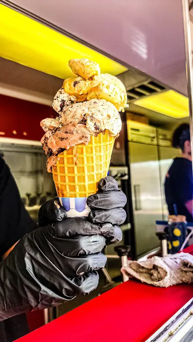 The Pink Poodle Ice Cream Shoppe in Colonial Beach, Va. Picture 3