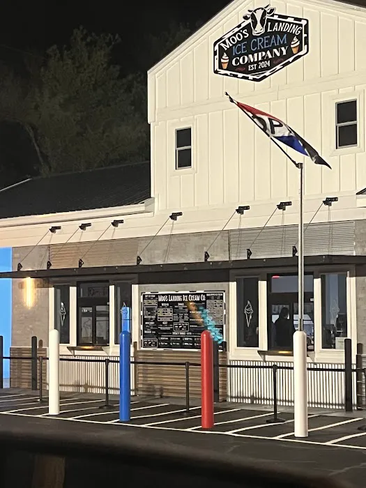 Moo's Landing Ice Cream Company Picture 9