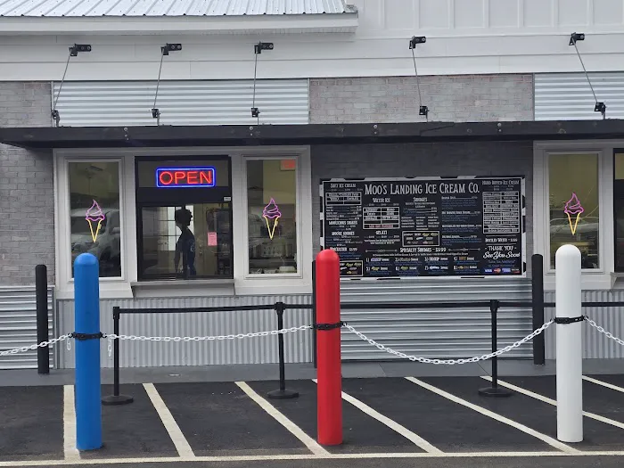 Moo's Landing Ice Cream Company Picture 4