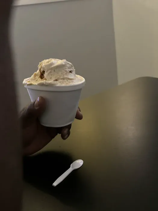 Jimmies Scoops & More Picture 9