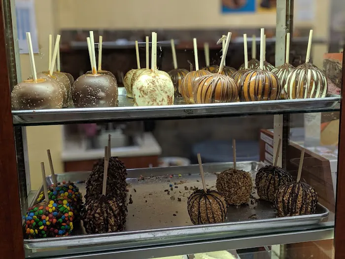 Kilwins Ice Cream - Chocolate - Fudge Picture 9