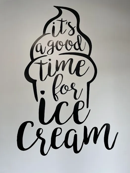 Twisters Ice Cream Cafe Picture 5