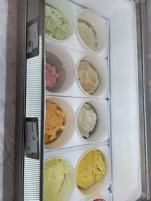 Twisters Ice Cream Cafe Picture 7