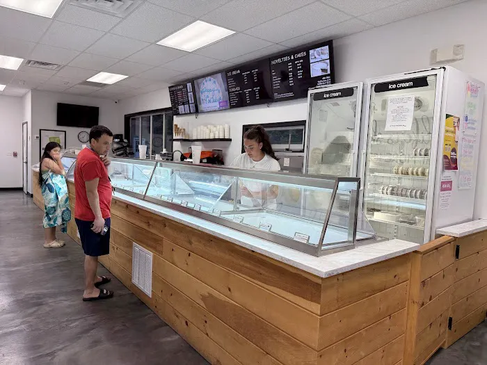 Twisters Ice Cream Cafe Picture 3