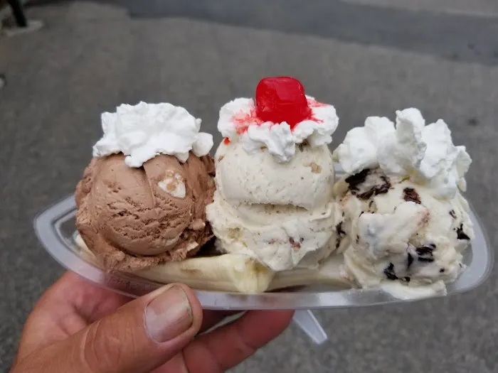 Candlewood Creamery Picture 2