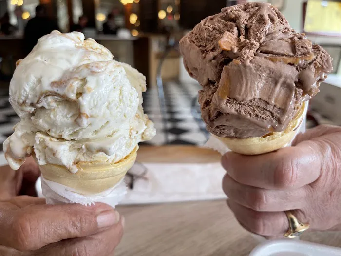 Nellie Bly's Olde Tyme Ice Cream Parlour Picture 5