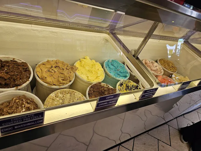 Ice Cream On 9 Picture 4