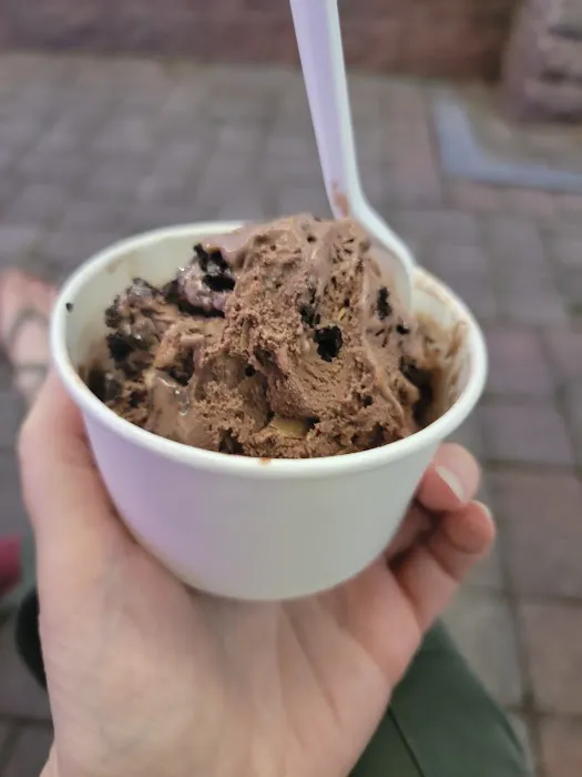 Ice Cream On 9 Picture 2