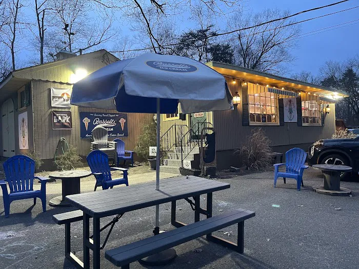 The Woods Ice Cream Shop Picture 1