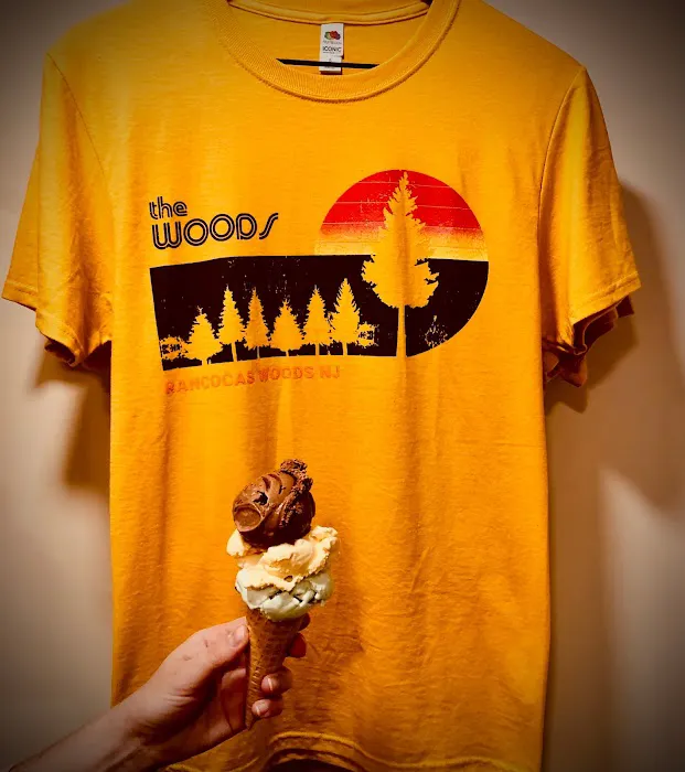The Woods Ice Cream Shop Picture 9