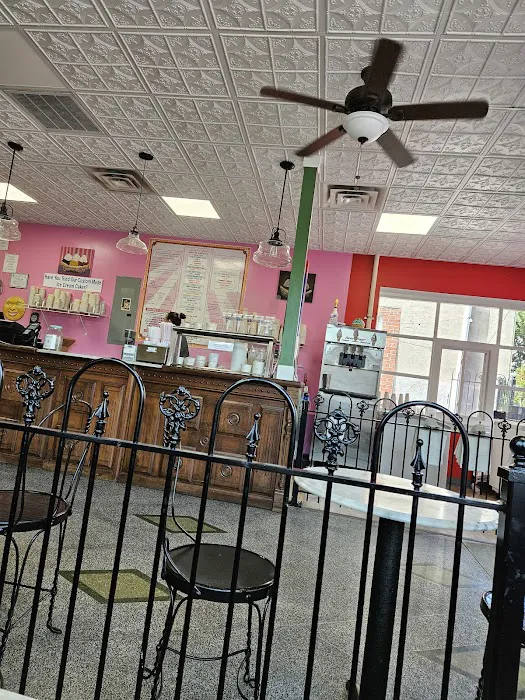 Vincent's Ice Cream Shop Picture 10
