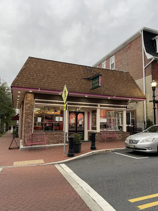 Vincent's Ice Cream Shop Picture 9